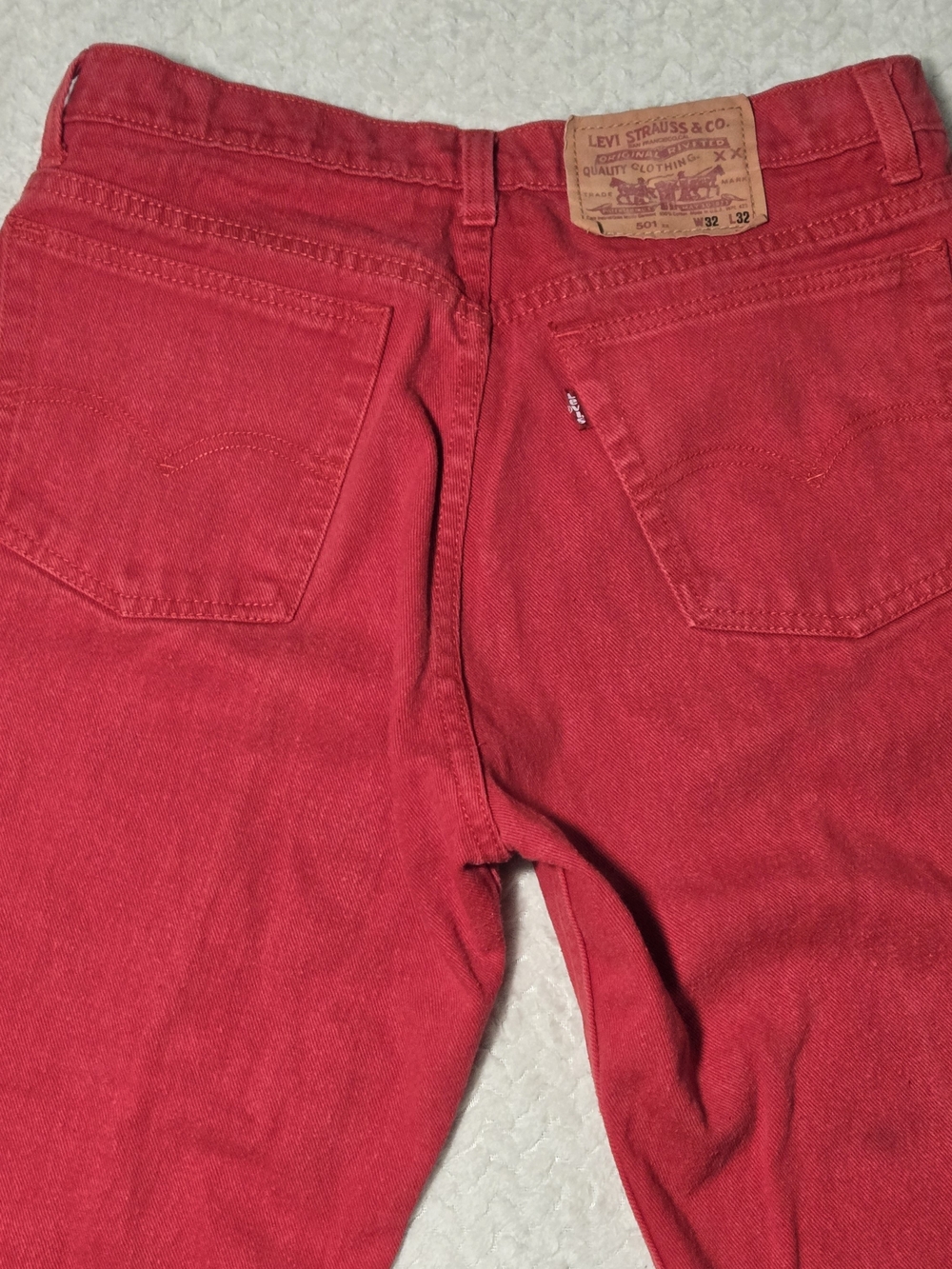 Levi's Men's Red Straight Jeans - Picture 7 of 13